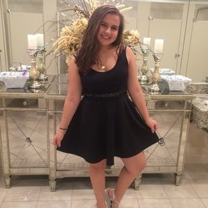 Meet your Posher, Leila